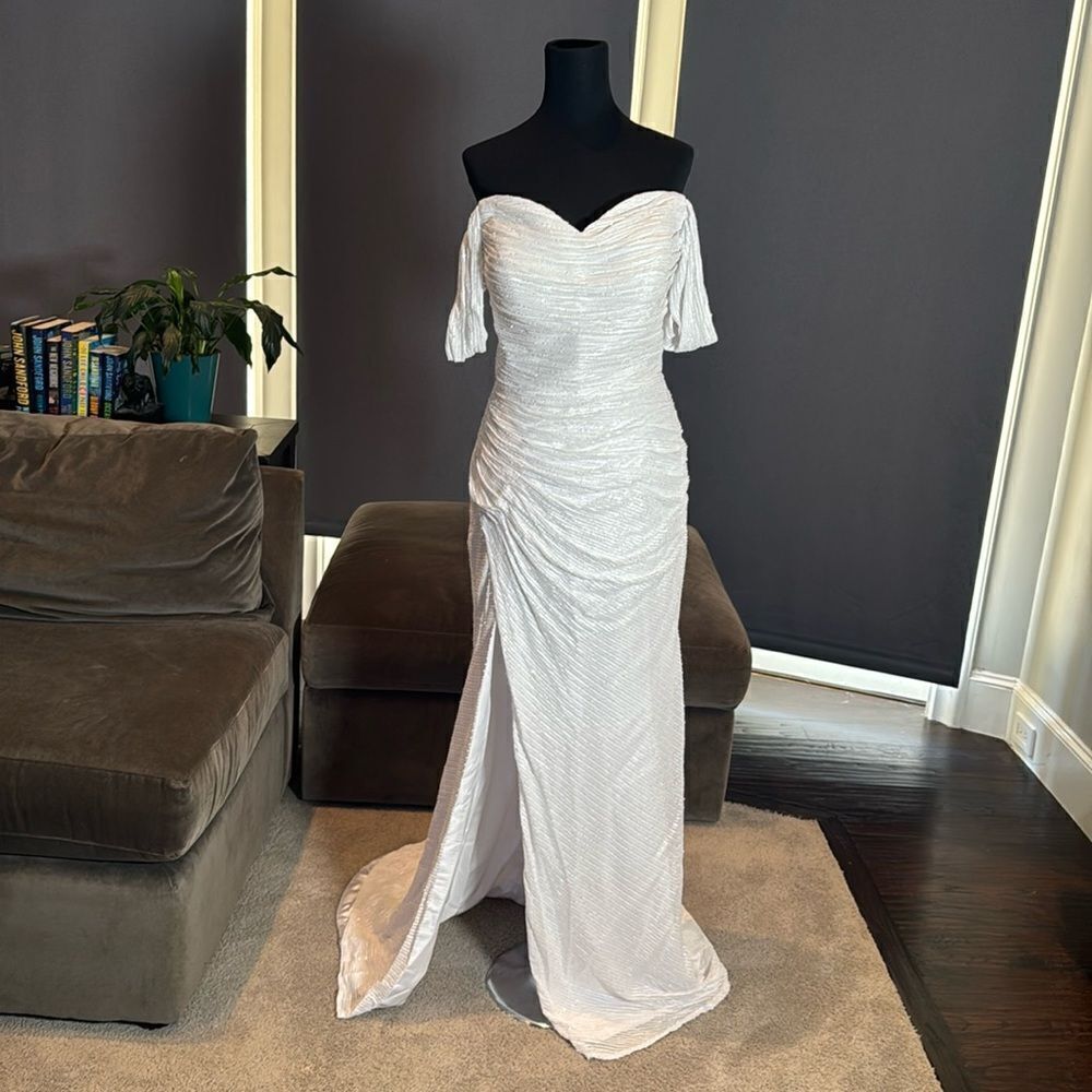 Women’s White Fully Sequined Off the Shoulder  Dress Leg Slit Zip Up Back Size 8